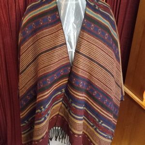NWT LA Express Shrug/Shawl/Throw/Wrap Southwestern pattern Fringe Cottag…
